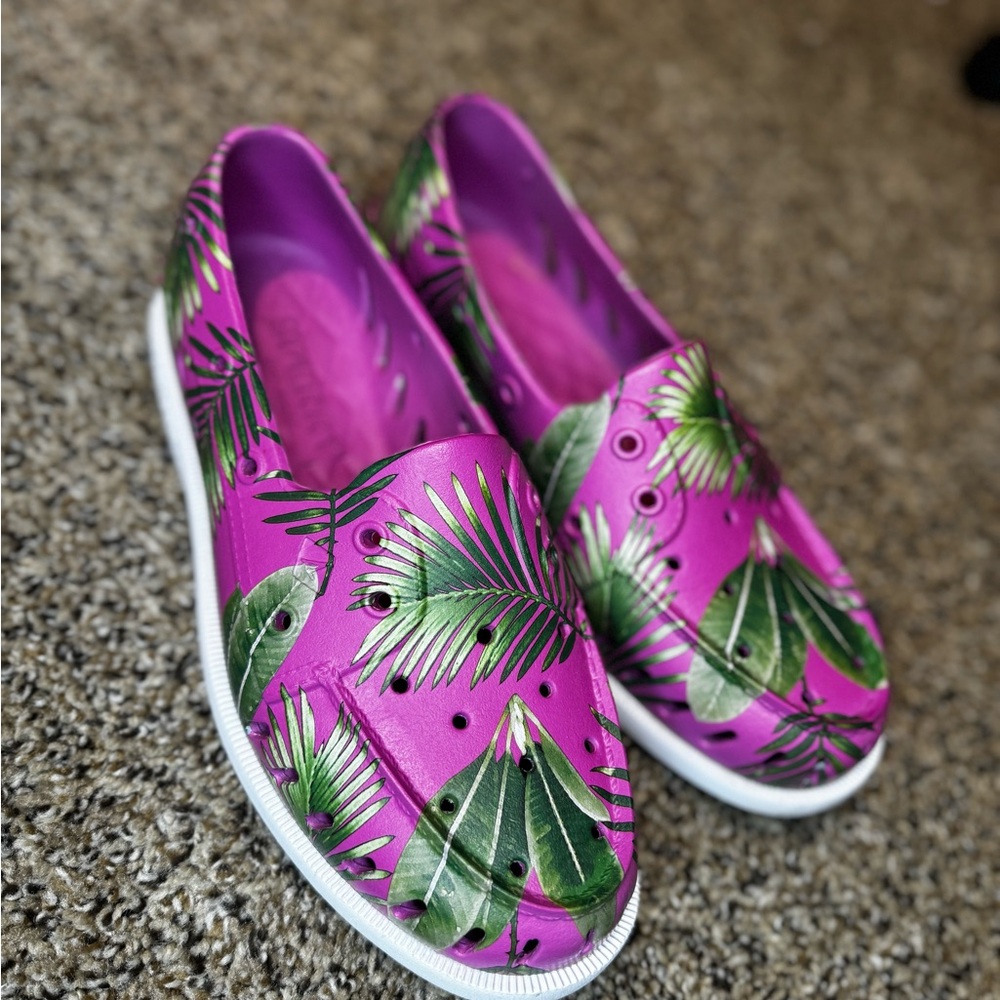 Sperry Pink and Green boat float shoes